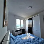 Seaside Escape With Stunning Sea View * Durrës