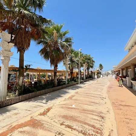 Seaside Escape With Stunning Sea View Daire Dıraç
