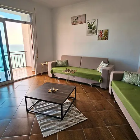 Seaside Escape With Stunning Sea View Apartament Durrës