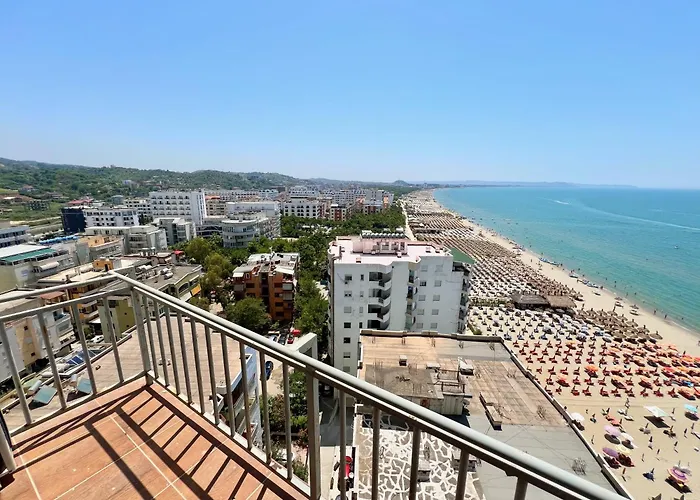 Seaside Escape With Stunning Sea View Apartament Durrës