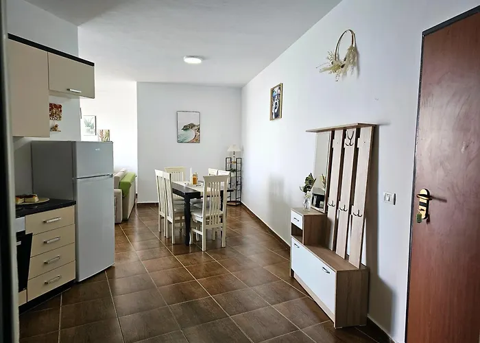Apartament Seaside Escape With Stunning Sea View