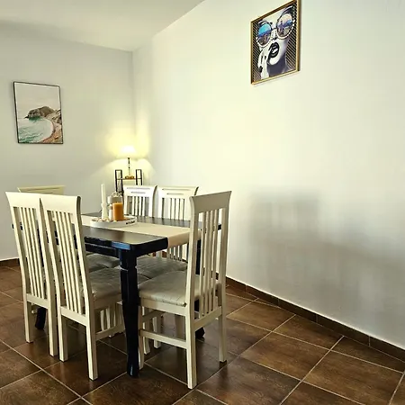 Seaside Escape With Stunning Sea View * Durrës