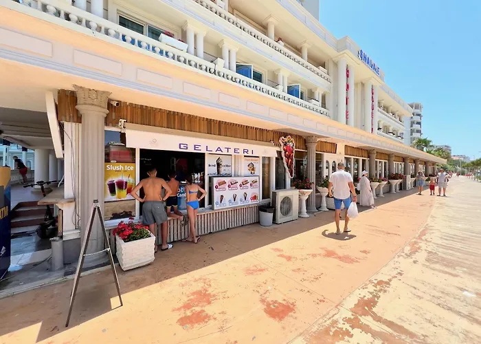 Seaside Escape With Stunning Sea View Apartment *