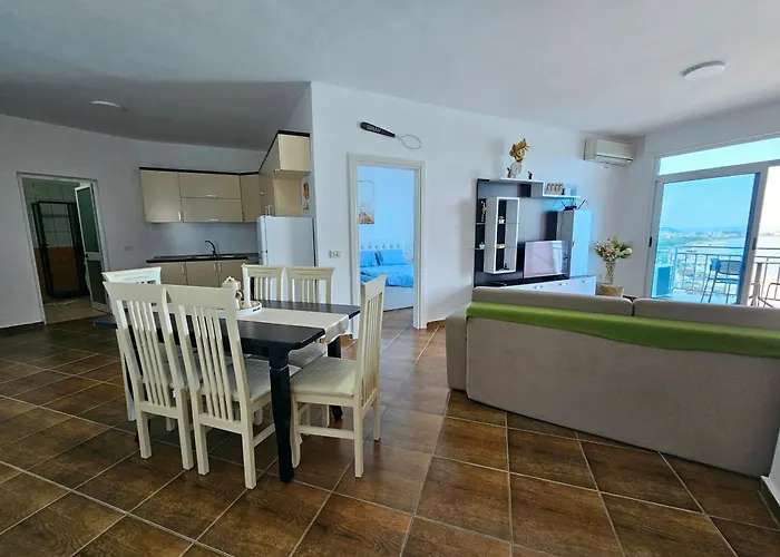 Apartment Seaside Escape With Stunning Sea View Durrës