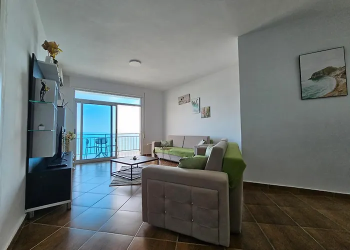 Seaside Escape With Stunning Sea View *